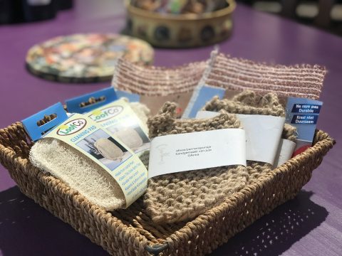 Duurzame schuursponsjes ven Mefrouws eco-shop en van Takkenwijven